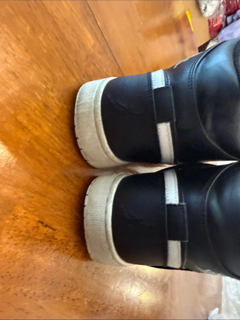 Nike Air Jordan 1 Men's Size US 11 Mid Black White 554724-038 Great Condition